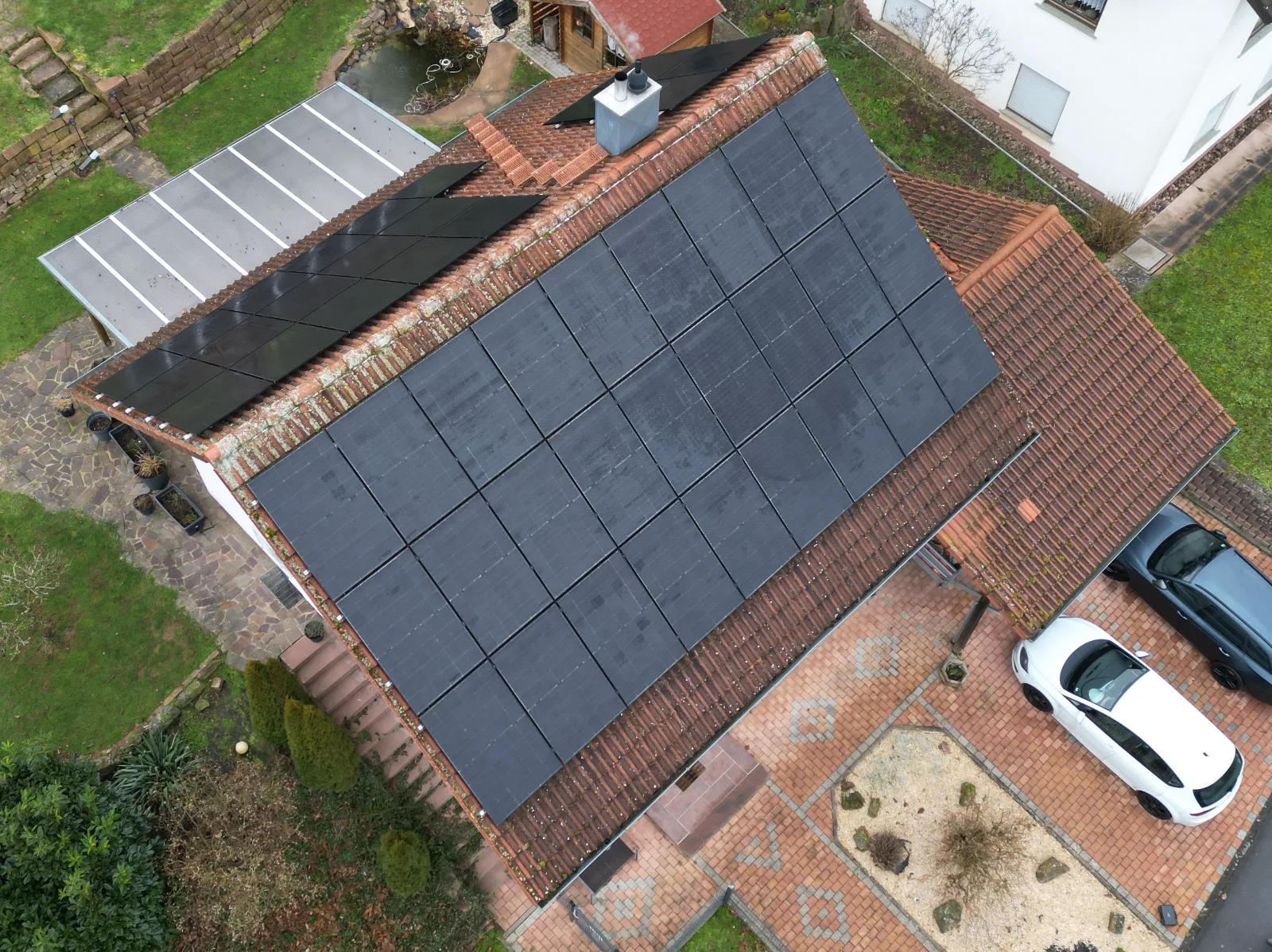 Von SunShare umgesetzte Photovoltaikanlage auf einem Satteldach in Unterfranken